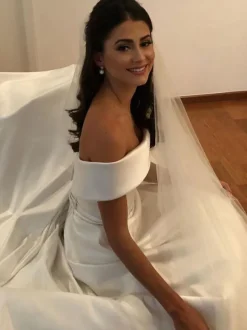 Vintage Wedding Dresses 2026 Off The Shoulder Short Sleeve A Line Satin Traditional Bridal Gowns With Sweep Train