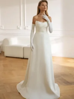 Vintage Wedding Dresses Strapless Sleeveless Natural Waist Satin Fabric With Train Lace Traditional Dresses For Bride