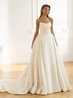 Vintage Wedding Dresses Strapless Sleeveless Natural Waist Satin Fabric With Train Lace Traditional Dresses For Bride