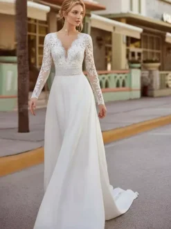 Vintage Wedding Dresses V-Neck Long Sleeves Natural Waist Lace With Train Lace Bridal Gowns