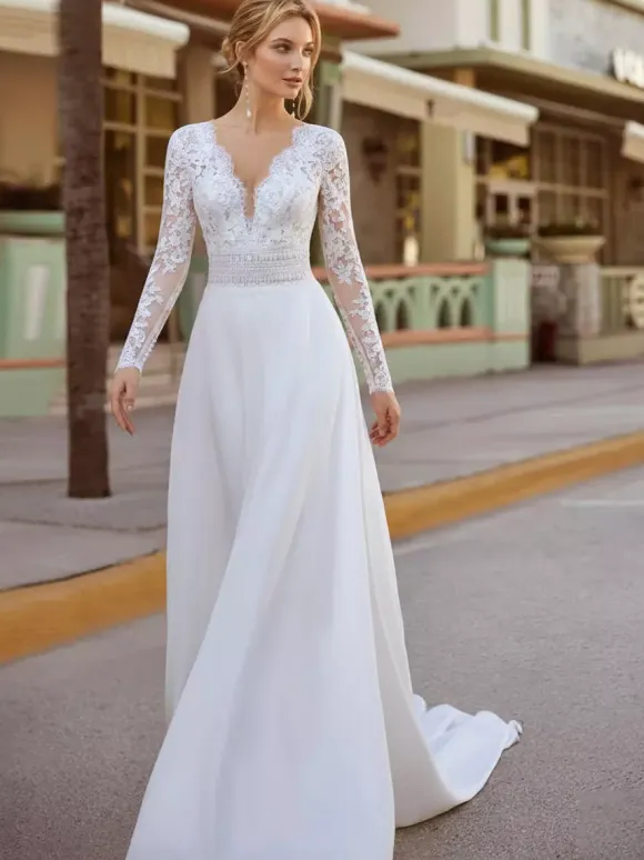 Vintage Wedding Dresses V-Neck Long Sleeves Natural Waist Lace With Train Lace Bridal Gowns