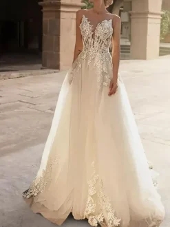 Vintage Wedding Dresses V-Neck Half Sleeves Tulle With Train Lace Bridal Dress
