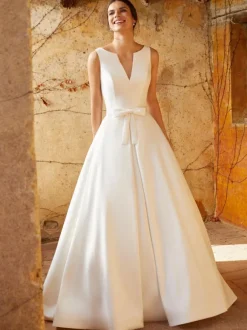 Vintage Wedding Dress Floor-Length Court Train V-Neck Sleeveless Buttons Satin Fabric Bridal Gowns