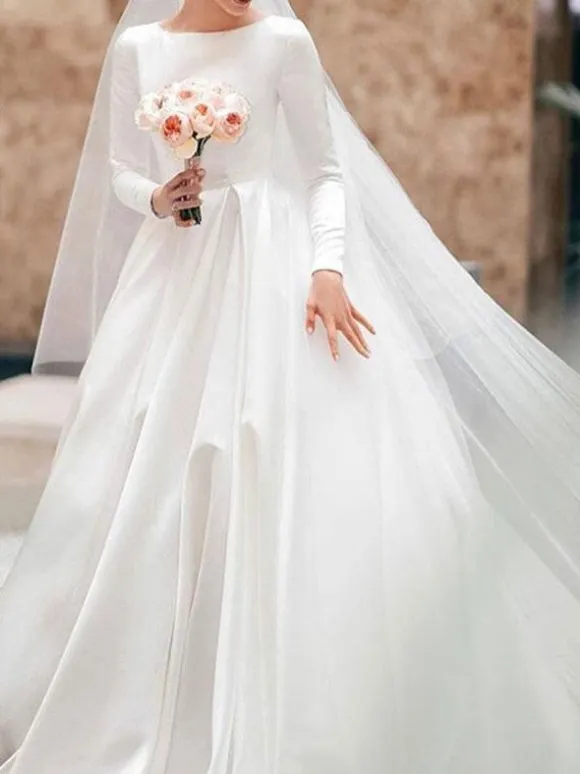 Vintage Wedding Dress Jewel Neck Sleeveless Satin Fabric Chapel Train Pleated Bride Dresses Free Customization