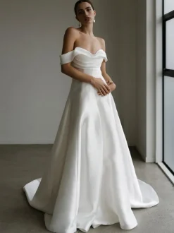 Vintage Wedding Dress Strapless Sleeveless Natural Waist Satin Fabric With Train Bridal Dress