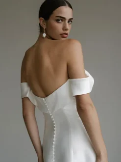 Vintage Wedding Dress Strapless Sleeveless Natural Waist Satin Fabric With Train Bridal Dress