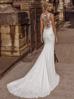 Vintage Wedding Dress V-Neck Sleeveless Natural Waist Satin Fabric Floor-Length Lace Traditional Dresses For Bride