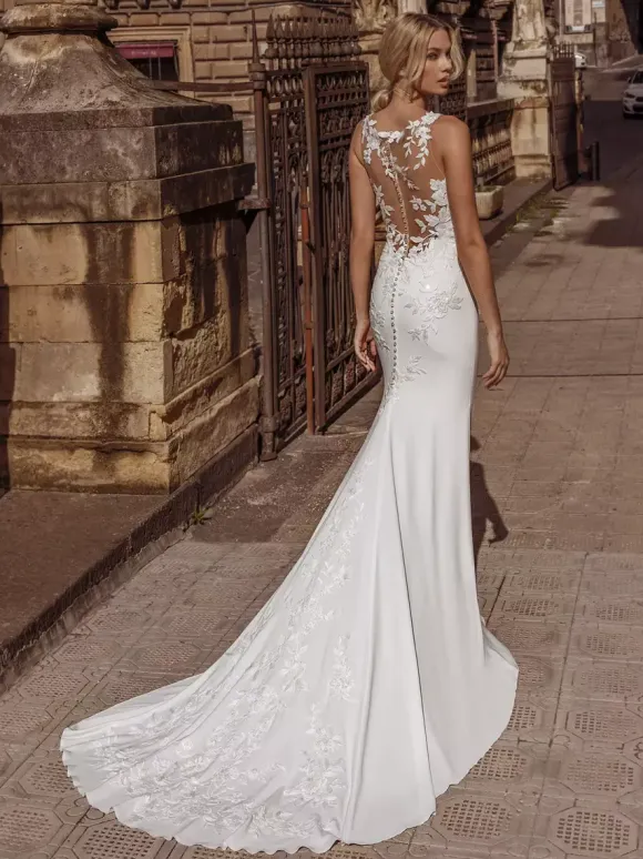 Vintage Wedding Dress V-Neck Sleeveless Natural Waist Satin Fabric Floor-Length Lace Traditional Dresses For Bride