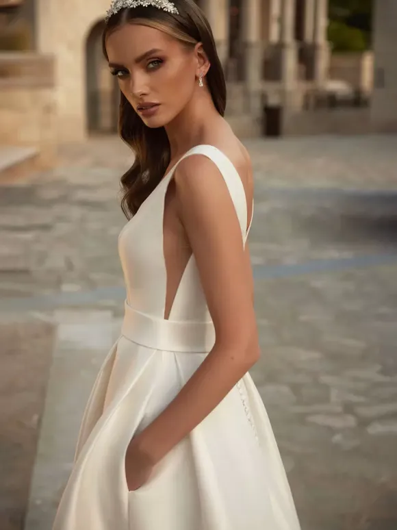 Vintage Wedding Dress V-Neck Sleeveless Natural Waist Satin Fabric With Train Bridal Gowns