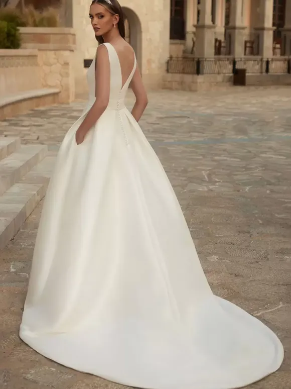 Vintage Wedding Dress V-Neck Sleeveless Natural Waist Satin Fabric With Train Bridal Gowns