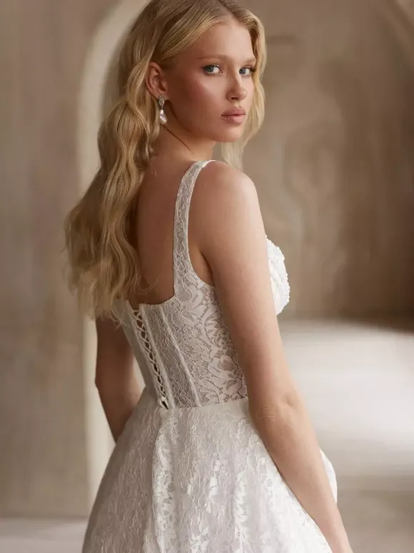 Vintage Wedding Dress With Train A-Line Sleeveless Lace Designed Neckline Bridal Gowns