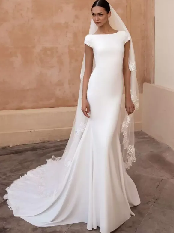 Wedding Dress Jewel Neck Short Sleeves Natural Waist Lace With Train Bridal Gowns