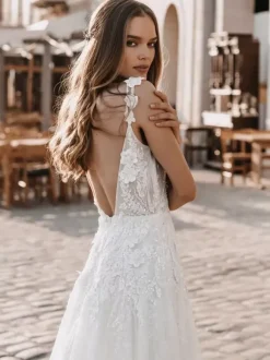 Wedding Dress V-Neck Sleeveless With Train Lace Bridal Gowns