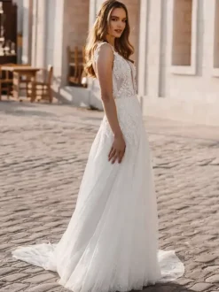 Wedding Dress V-Neck Sleeveless With Train Lace Bridal Gowns
