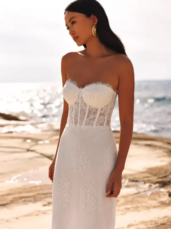 Wedding Dresses Floor-Length Sleeveless Lace Strapless Bridal Gowns