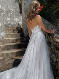 Wedding Gowns V-Neck Half Sleeves With Train Tulle Bridal Gowns