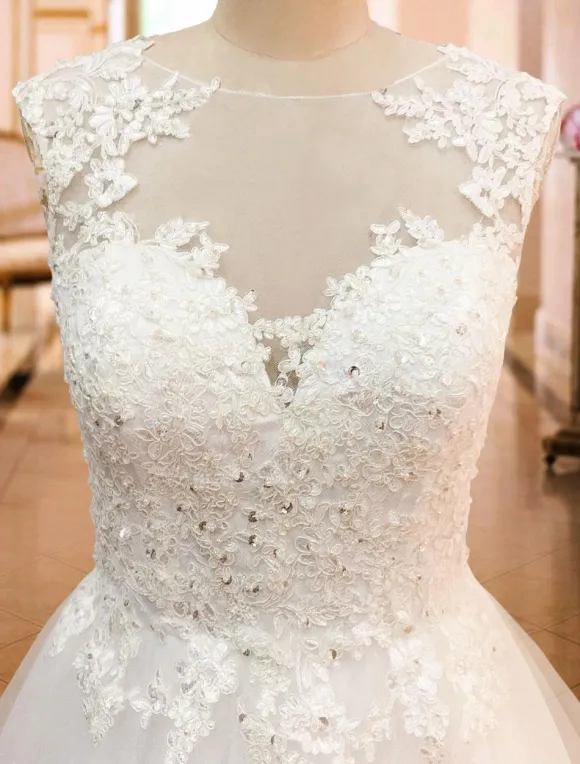 Wedding Dresses 2026 A Line Illusion Neck Sleeveless Floor Length Lace Beaded Tulle Boho Bridal Gowns