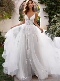 Wedding Dresses A Line V Neck Sleeveless Lace Appliqued Bridal Gowns With Train