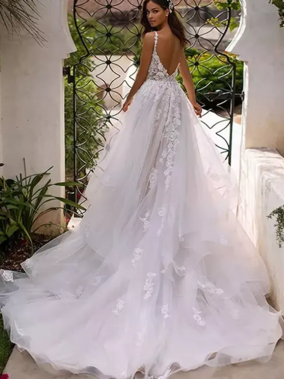 Wedding Dresses A Line V Neck Sleeveless Lace Appliqued Bridal Gowns With Train