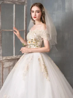 Wedding Dresses 2026 Ball Gown Off Shoulder Golden Lace Appliqued Floor Length Bridal Dress