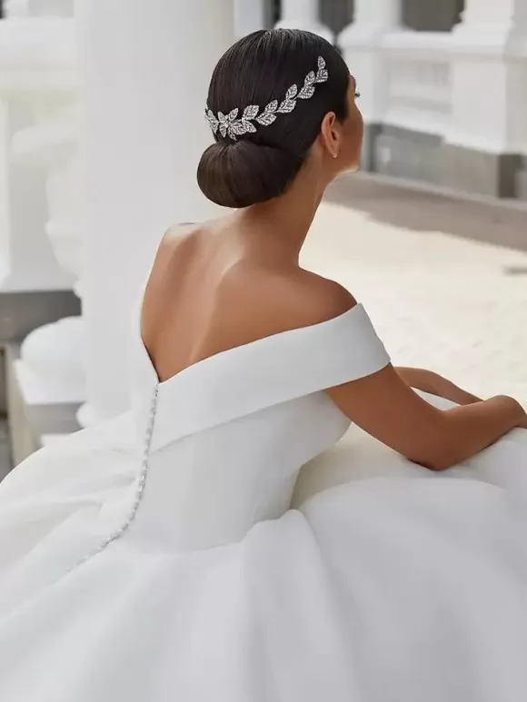 Wedding Dress Princess Silhouette V-Neck Natural Waist With Train Bridal Dresses