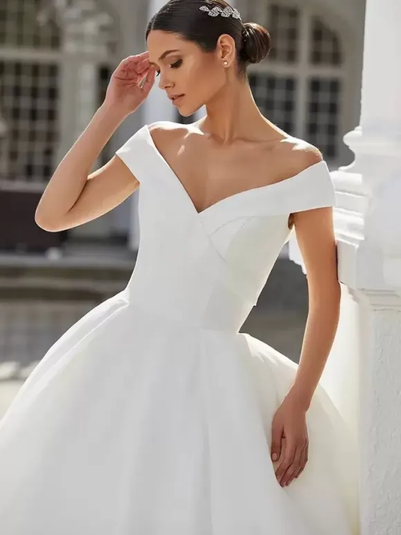 Wedding Dress Princess Silhouette V-Neck Natural Waist With Train Bridal Dresses