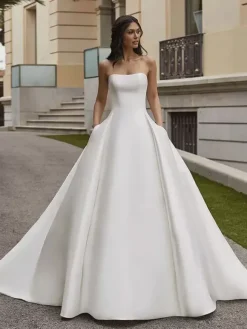 Wedding Dress Princess Silhouette Strapless Sleeveless Natural Waist With Train Bridal Gowns