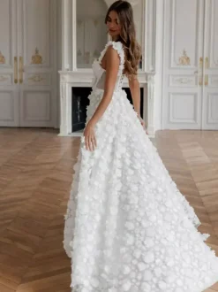 Wedding Dress Sweep A-Line Sleeveless Lace Designed Neckline Bridal Gowns