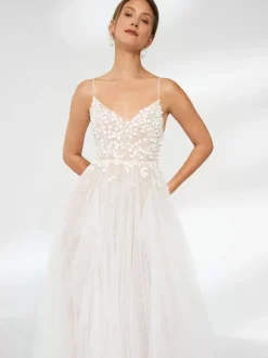 Wedding Dress V-Neck Sleeveless Sweep Lace Bridal Gowns