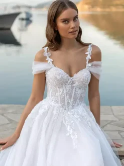 Wedding Dress With Train A-Line Short Sleeves Lace V-Neck Bridal Dresses