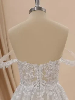Wedding Dress With Train A-Line Sleeveless Lace Sweetheart Neck Bridal Dresses