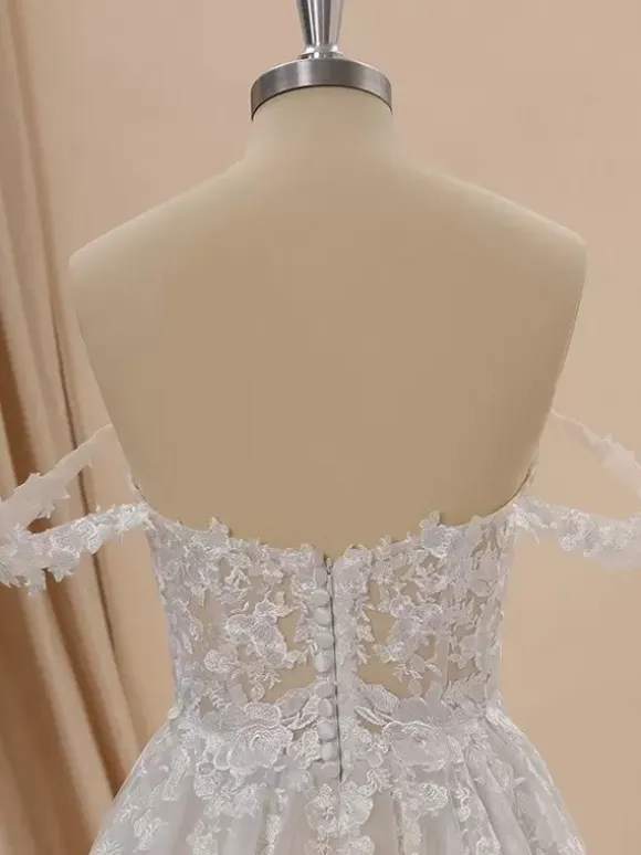Wedding Dress With Train A-Line Sleeveless Lace Sweetheart Neck Bridal Dresses