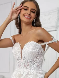 Wedding Dress With Train A-Line Sleeveless Lace Sweetheart Neck Bridal Dresses