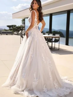 Wedding Dress With Train Princess Silhouette Sleeveless Lace V-Neck Bridal Gowns
