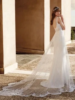 Wedding Dress With Train Sleeveless Lace V-Neck Bridal Gowns
