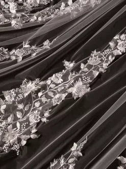 Wedding Veils Two-Tier Lace Tulle Lace Applique Edge Waterfall Bridal Veils