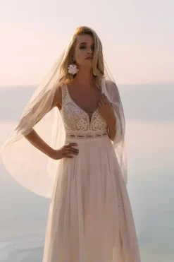 Wedding Veil Two-Tier Sequins Tulle Cut Edge Classic Bridal Veil