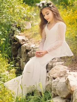 White Boho Lace Flower Girl Dress V-Neck Long Sleeves Floor-Length A-Line Kids Social Party Dresses