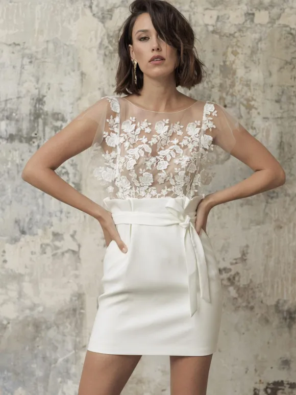 White Short Wedding Dresses Illusion Jewel Neckline Short Sleeves Sheath Lace Bows Cut-Outs Ruffles Bridal Dresses Free Customization