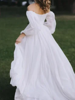 White Simple Causal Wedding Dress With Train A-Line Bateau Neck Long Sleeves Backless Zipper Chiffon Bridal Dresses Free Customization