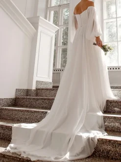 White Simple Causal Wedding Dress With Train A-Line Bateau Neck Long Sleeves Backless Zipper Chiffon Bridal Dresses Free Customization