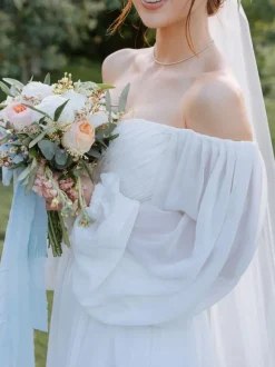 White Simple Causal Wedding Dress With Train A-Line Bateau Neck Long Sleeves Backless Zipper Chiffon Bridal Dresses Free Customization