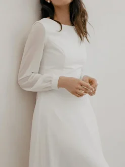 White Simple Causal Wedding Dress A-Line Jewel Neck Long Sleeves Ankle-Length Zipper Chiffon Bridal Gowns Free Customization