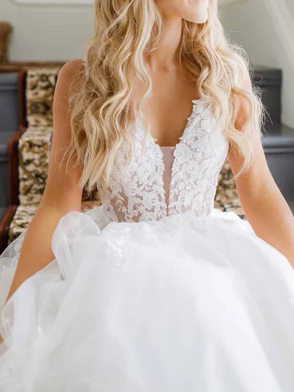 White Simple Lace Wedding Dress V-Neck Sleeveless Backless A-Line Bridal Dresses Free Customization