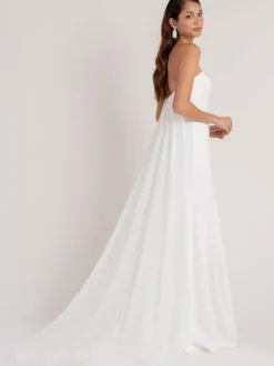 White Simple Mermaid Causal Wedding Dress Sheath Strapless Sleeveless Buttons With Chapel Train Satin Bridal Dresses Free Customization