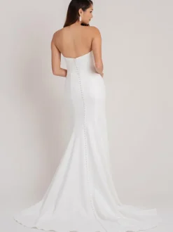 White Simple Mermaid Causal Wedding Dress Sheath Strapless Sleeveless Buttons With Chapel Train Satin Bridal Dresses Free Customization