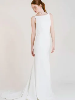 White Simple Mermaid Causal Wedding Dress With Train Bateau Neck Sleeveless Backless Satin Fabric Bridal Dresses Free Customization