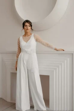 White Simple Wedding Jumpsuit V Neck Long Sleeves Bows Bridal Jumpsuits Free Customization