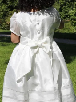 White Flower Girl Dresses Ivory Polyester Short Sleeves Jewel Neck Flower Girl Dresses