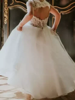 White Flower Girl Dresses For Women V Neck Sleeveless Tulle Lace Kids Party Dresses